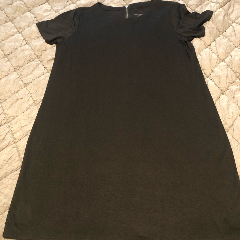 NWOT Little black dress with short zipper in back